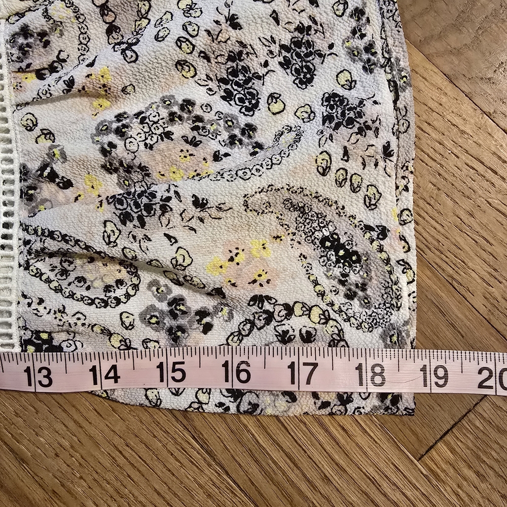 Fever‎ Cream and Black Paisley Blouse - Picture 7 of 9